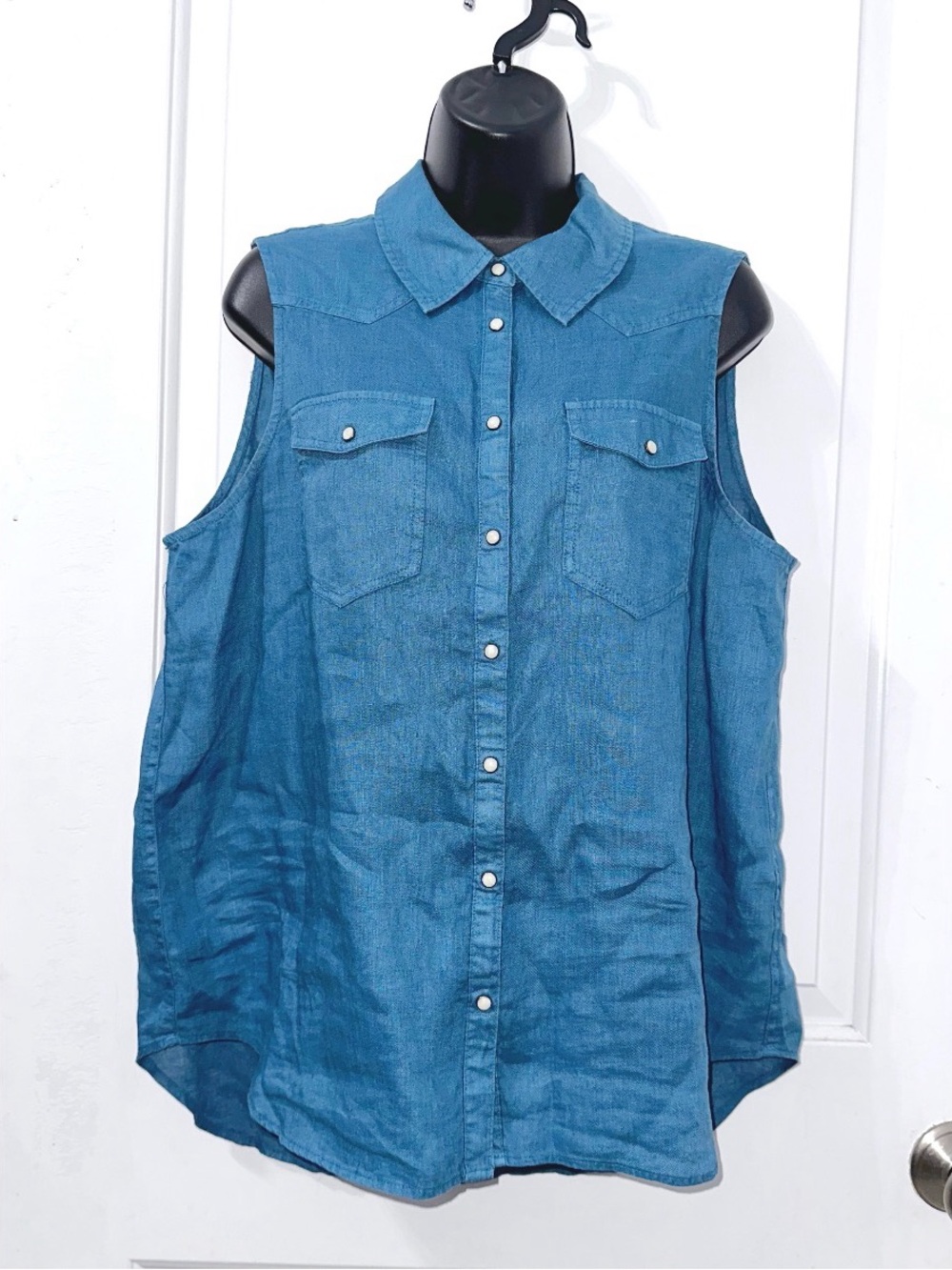 Sundance Blue 100% Linen Sleeveless Top Snap Buttons Size Large - Picture 2 of 7